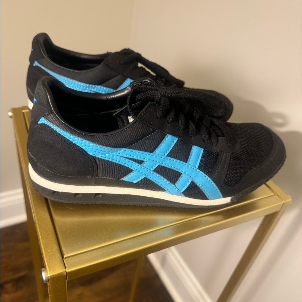 Onitsuka Tiger Ultimate 81 sneakers size 38. Black and Turquoise. Gently used.